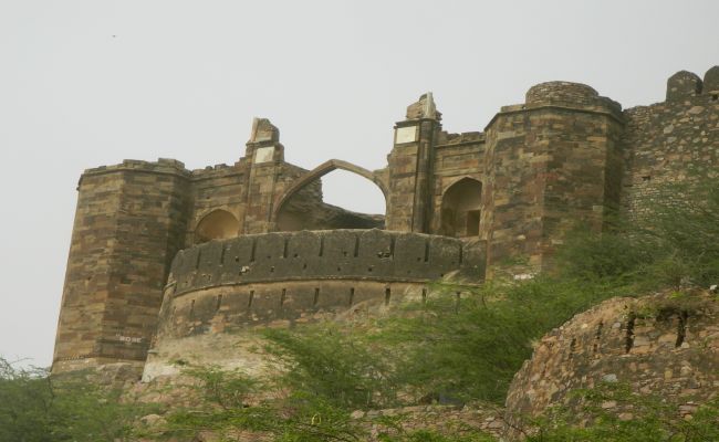 Taragarh Fort.jpg
